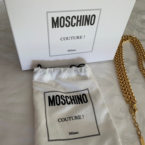 Moschino Chain Heart Necklace - Picture 11 of 13